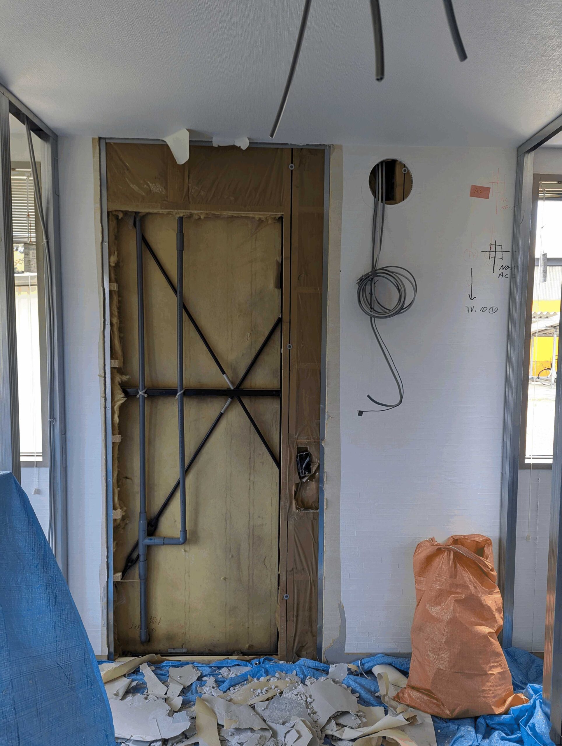 栃木県那須塩原市西那須野町　間仕切り工事　木工事