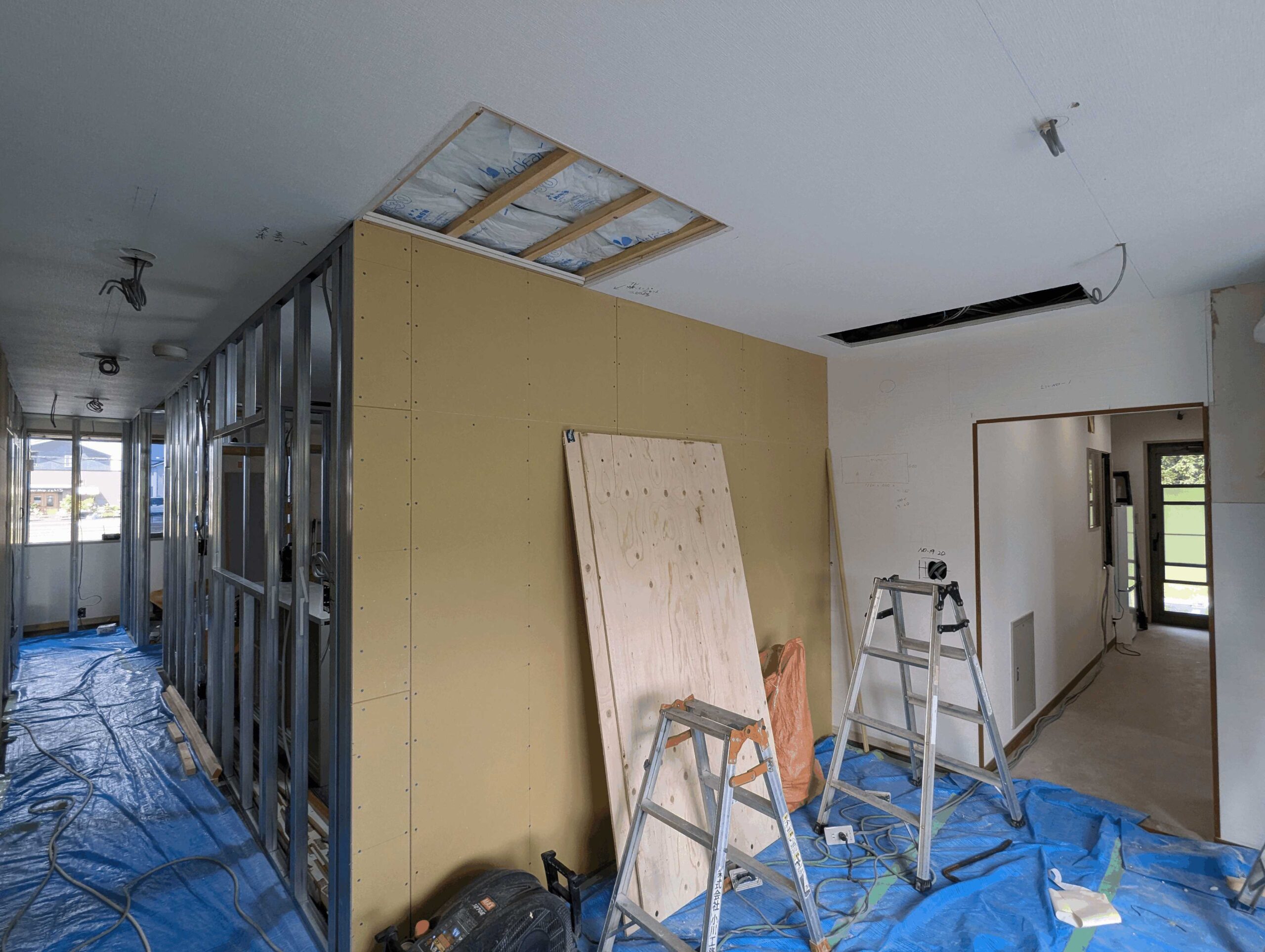 栃木県那須塩原市西那須野町　間仕切り工事　木工事