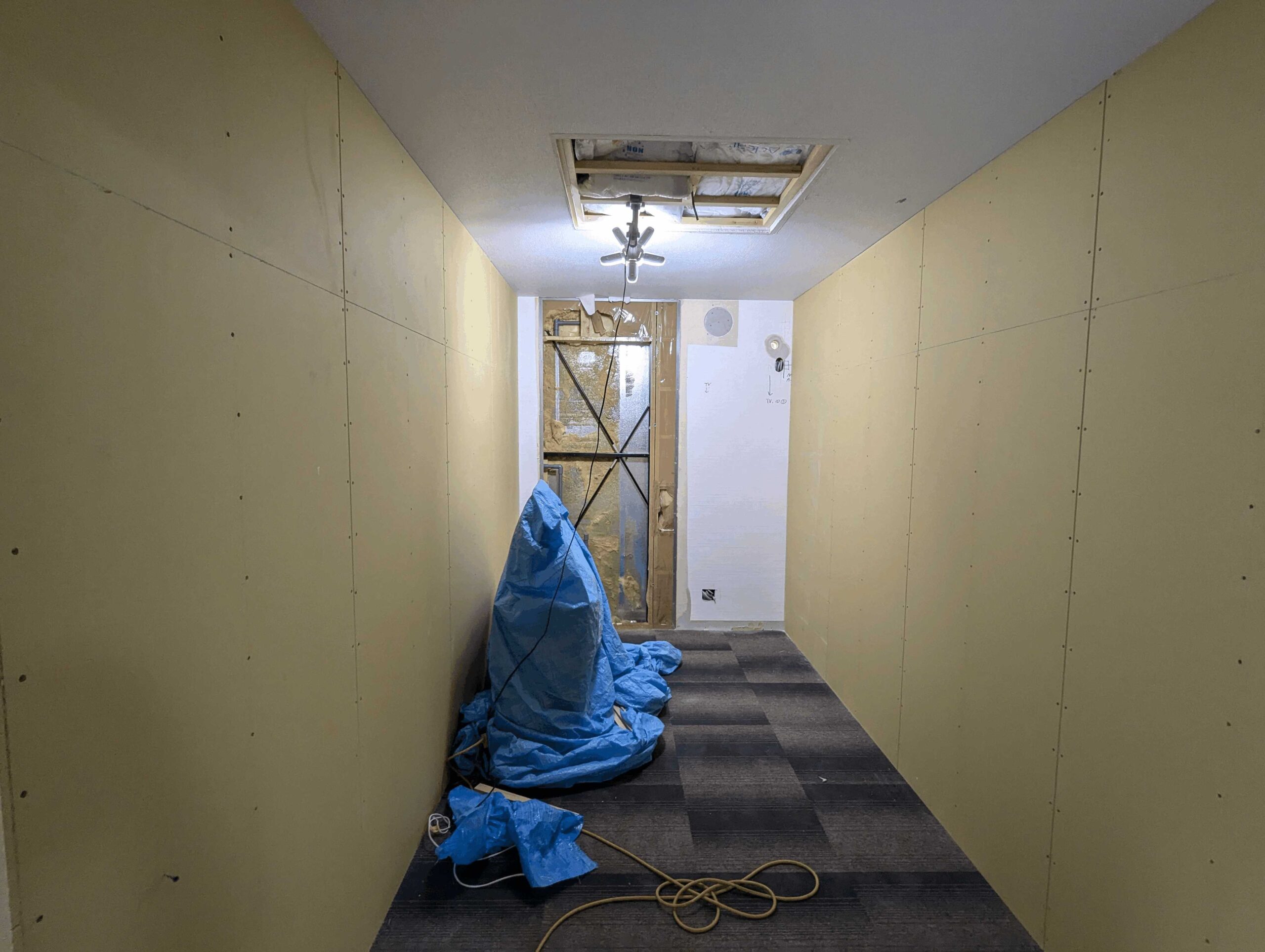 栃木県那須塩原市西那須野町　間仕切り工事　木工事