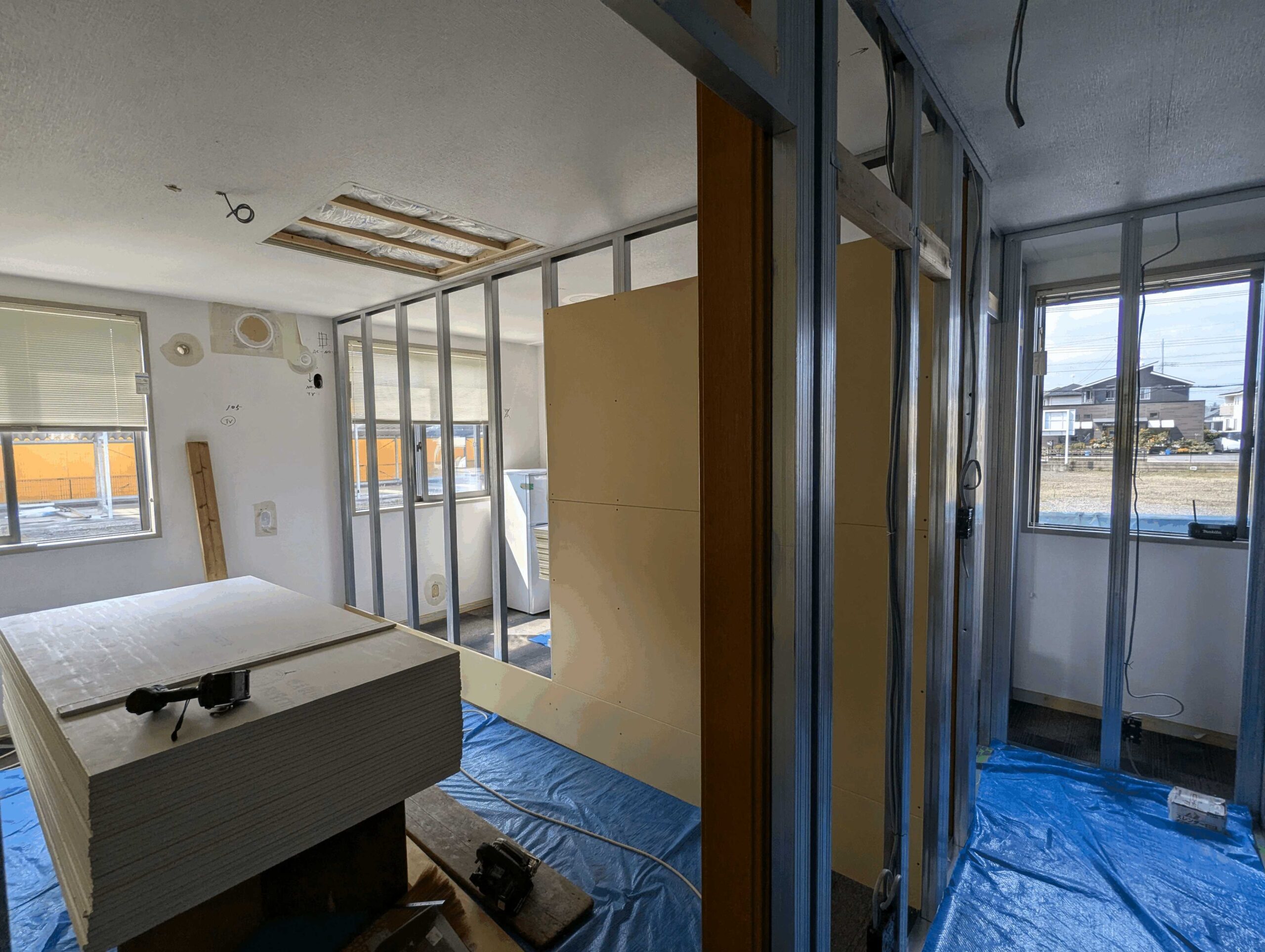 栃木県那須塩原市西那須野町　間仕切り工事　木工事