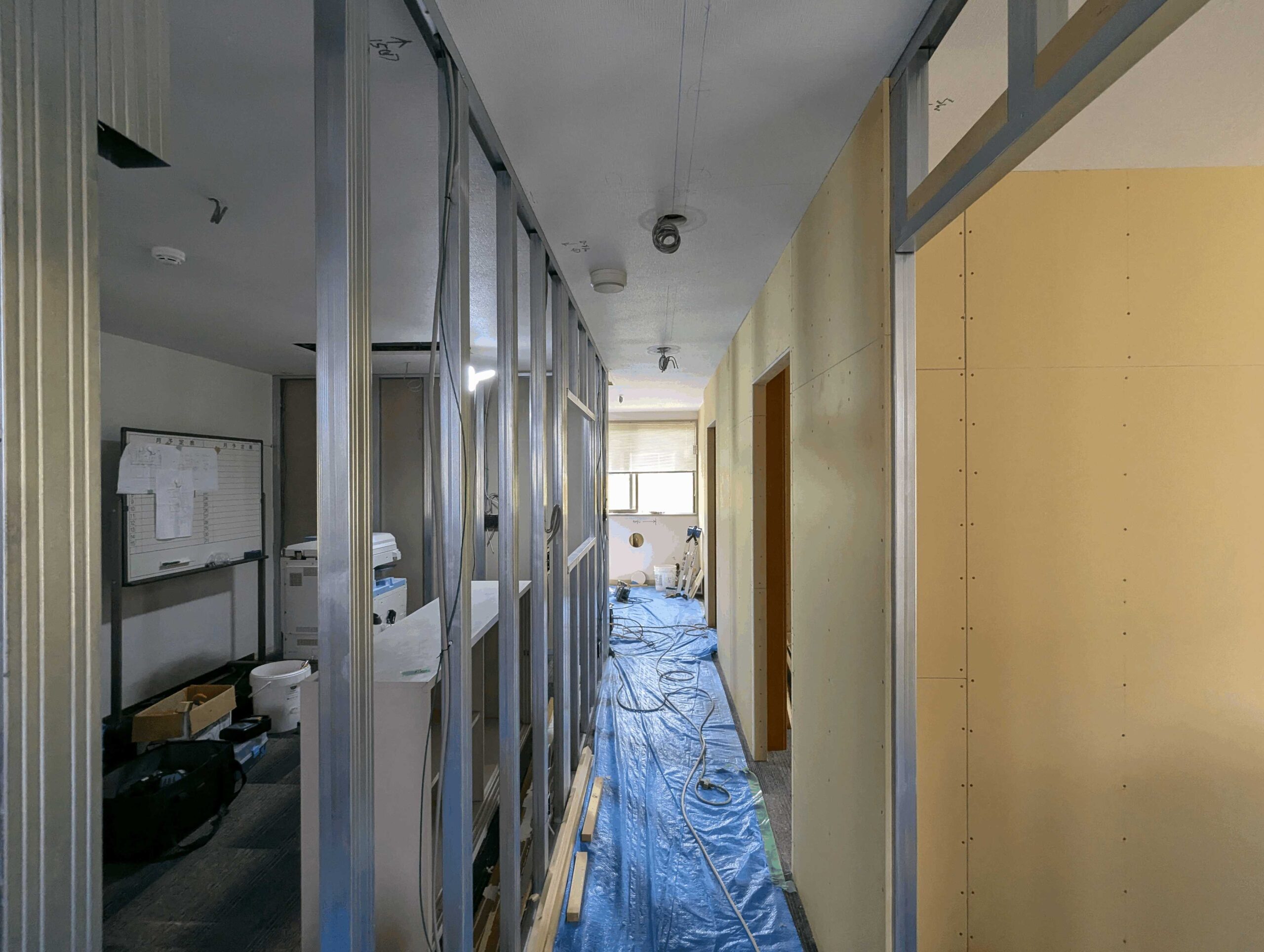 栃木県那須塩原市西那須野町　間仕切り工事　木工事