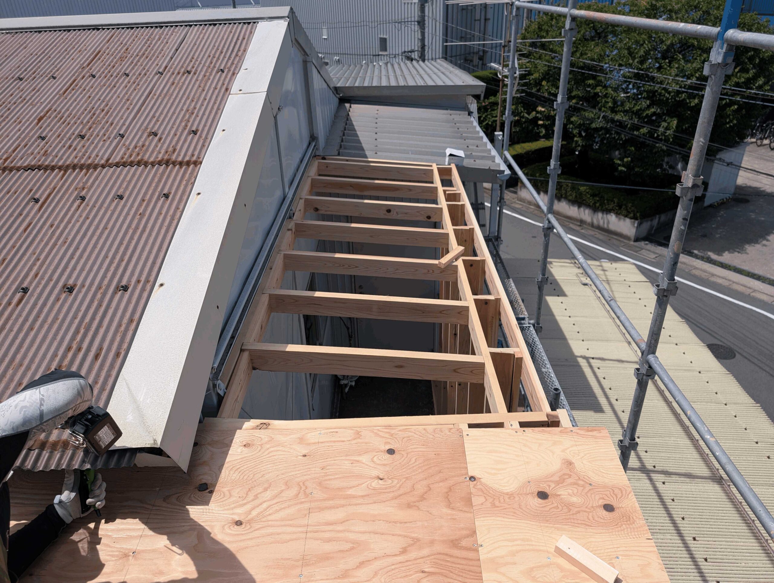 埼玉県戸田市美女木　工場屋根工事