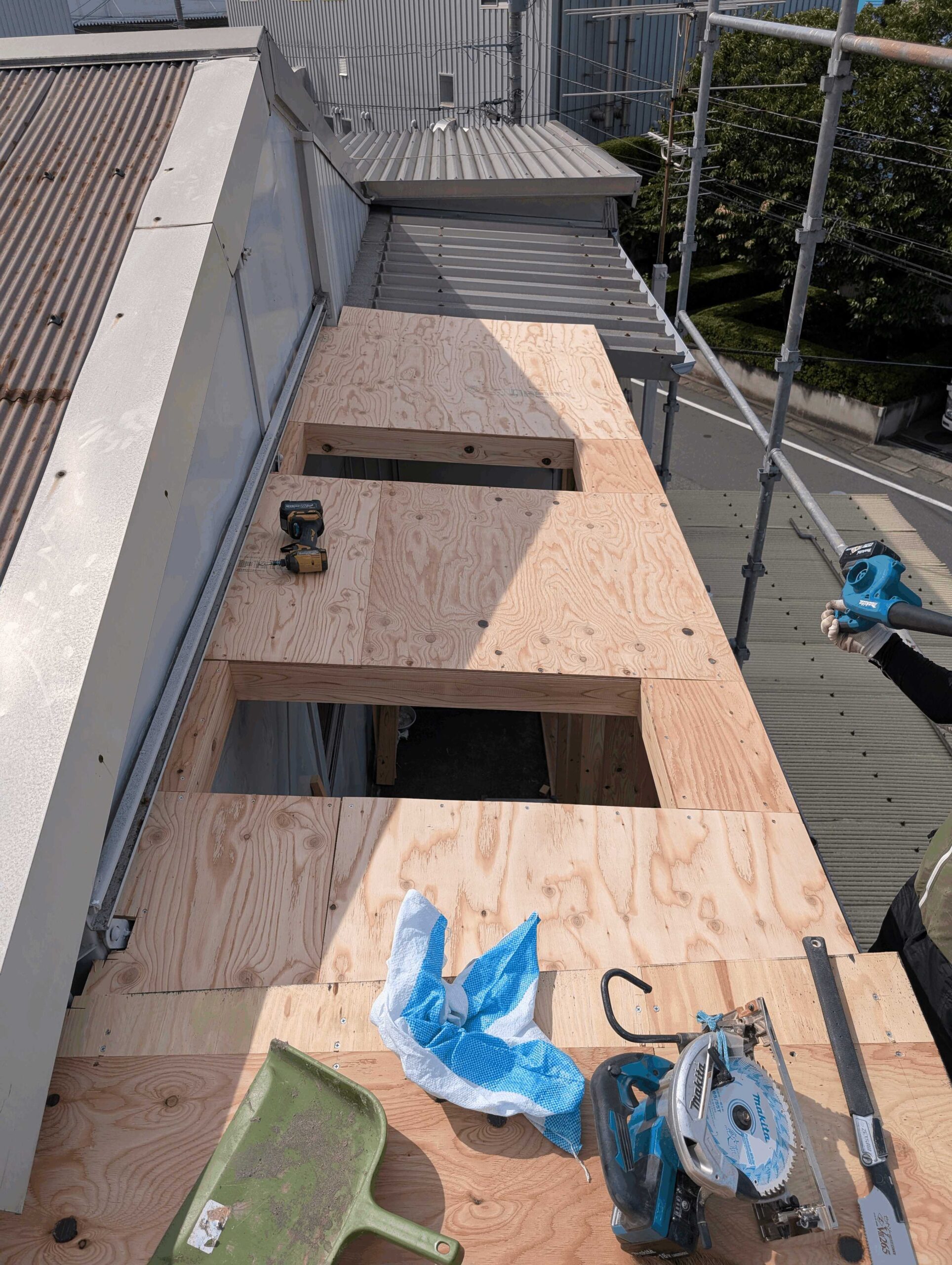 埼玉県戸田市美女木　工場屋根工事
