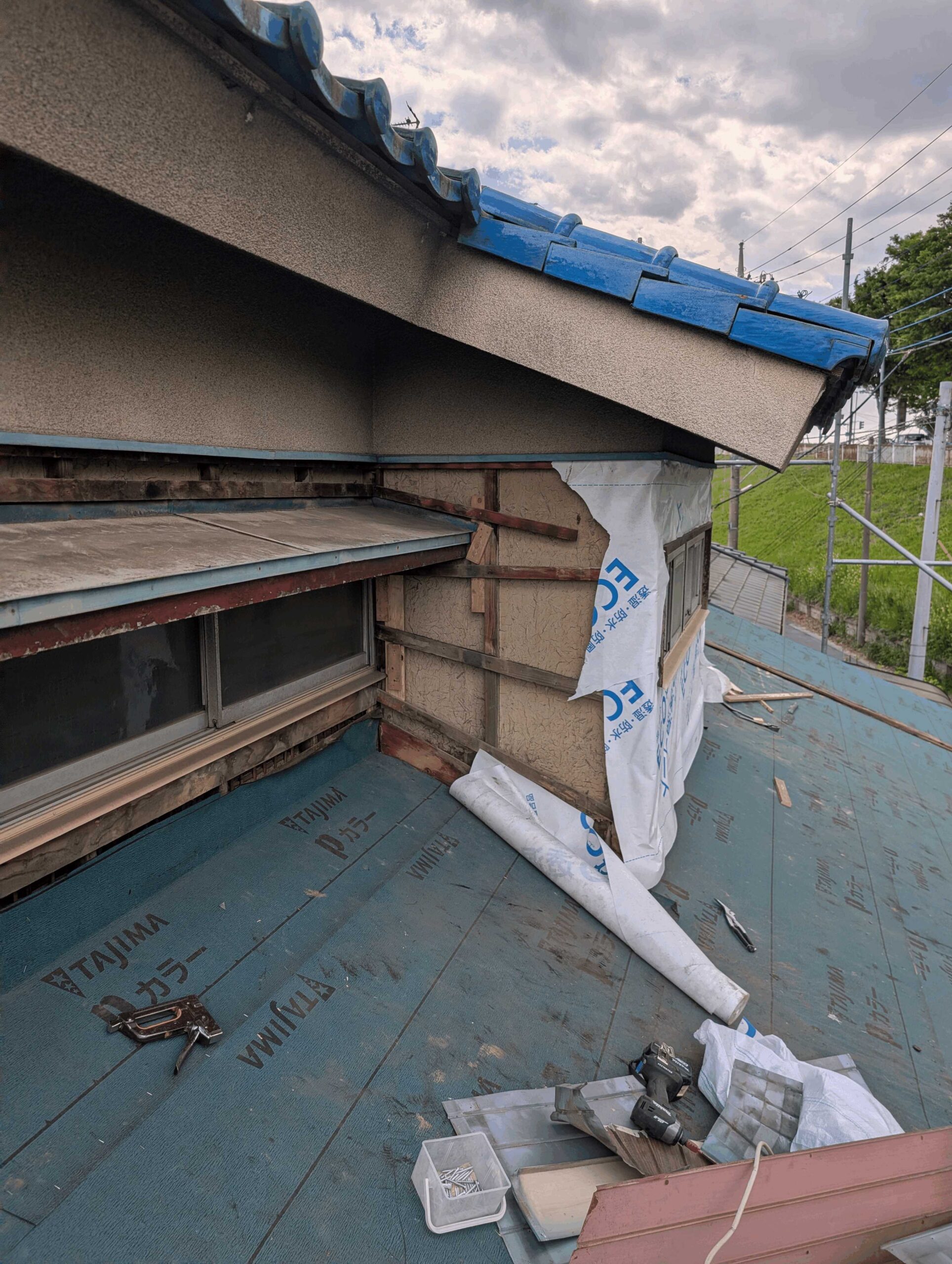 E様邸 屋根葺き替え工事　壁下地工事